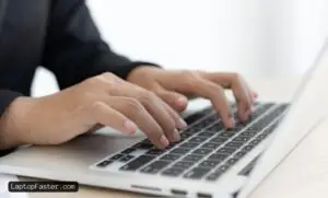 How-to-Apply-a-Laptop-Keyboard-Protector