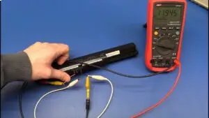 how-to-test-laptop-battery-with-multimeter